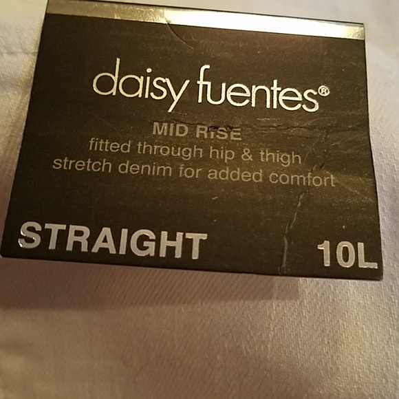 🆕️NWT Daisy Fuentes white stretch denim jeans - Picture 5 of 5